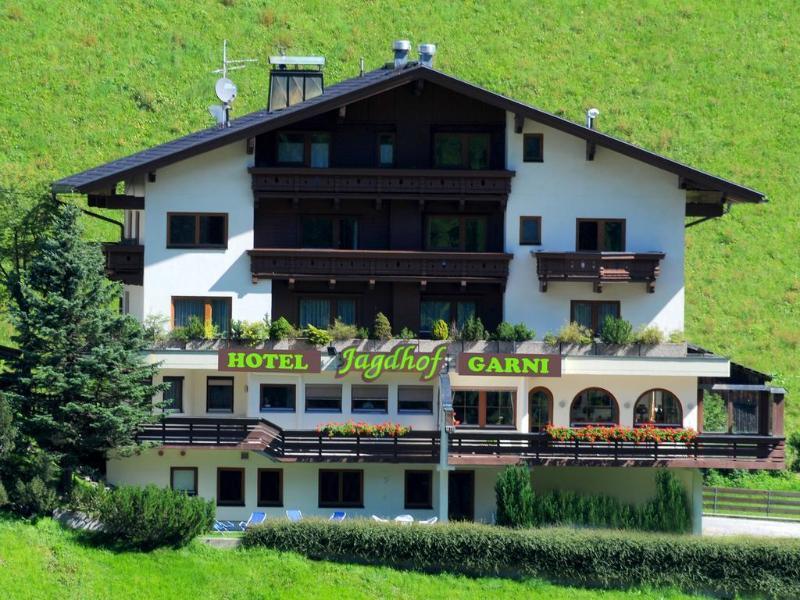 Jagdhof Pure Mountain 4* Tux
